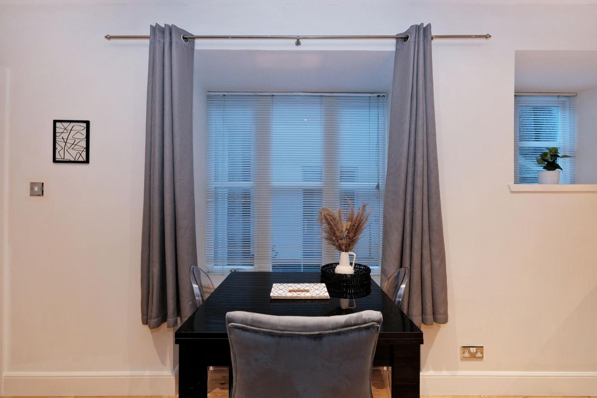 One Of A Kind Historic 3 Bedroom Apartment Aberdeen Exteriör bild